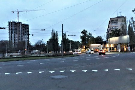 На площади Толбухина нанесли новую дорожную разметку (фото)