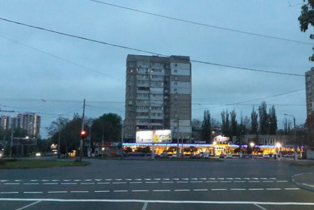 На площади Толбухина нанесли новую дорожную разметку (фото)
