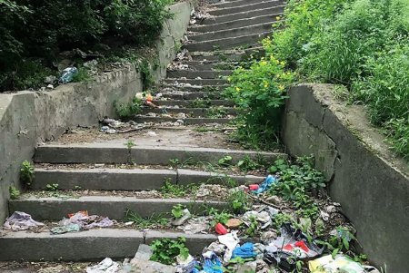За нарушения правил благоустройства города всего за два дня выписано почти 30 предписаний (фото)