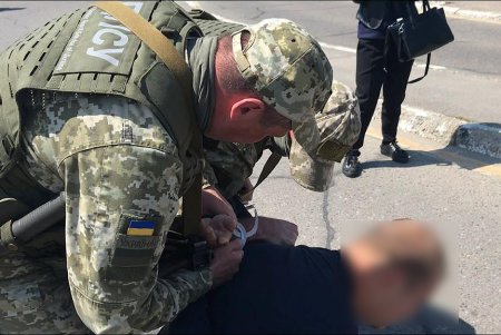 В Одессе обезвредили международную преступную группу, которая вербовала украинцев для работы за границей (фото, видео)