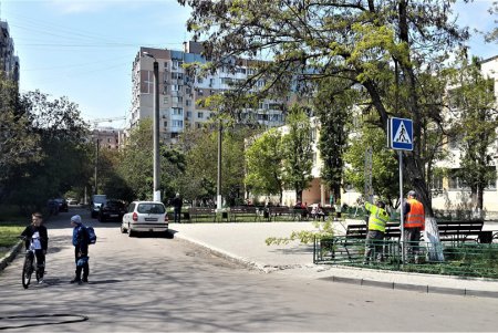 Дорожное движение возле школ на Таирова сделали более безопасным (фото)