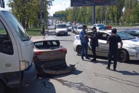 На Таирова произошло ДТП с участием  трех иномарок (фото)