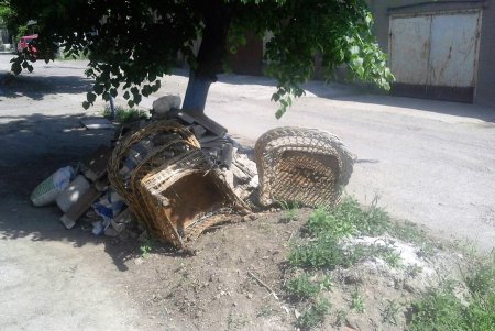 Коммунальщики выписали штрафы нарушителям правил благоустройства (фото)