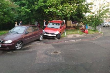 На Тенистой произошло ДТП с участием двух иномарок (фото) 