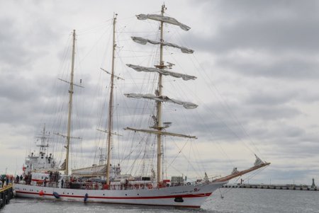 Одесские курсанты пересекут три моря на польском паруснике (фото)