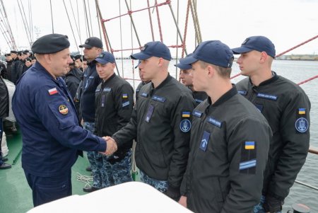 Одесские курсанты пересекут три моря на польском паруснике (фото)