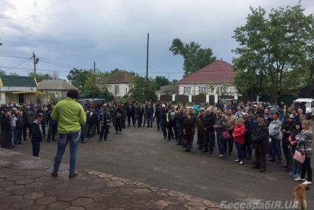 Вилковские рыбаки перекрывали Дунай из-за запрета на вылов сельди (фото)