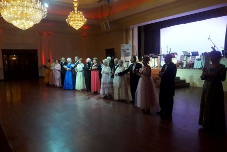 Светский раут: в Одессе прошел «Бал для седовласых кавалеров и дам» (фото)