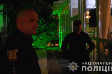 В рамках профилактической отработки правоохранители проверяют рынки и развлекательные заведения города (фото, видео)