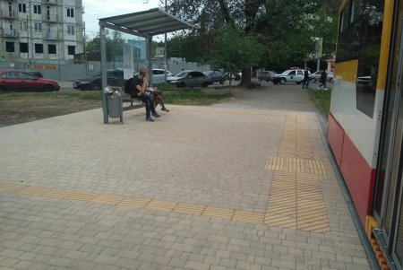 Сразу в трех районах города ремонтируют тротуары (фото)