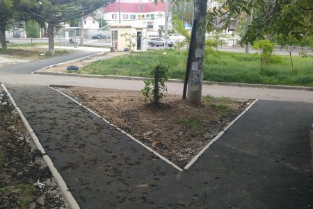 Сразу в трех районах города ремонтируют тротуары (фото)