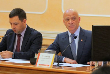 Одесские депутаты собрались на внеочередную сессию ради появления нового Дворца спорта (фоторепортаж)