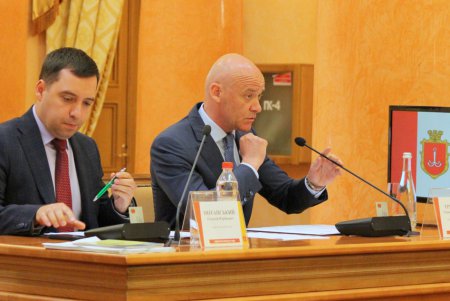 Одесские депутаты собрались на внеочередную сессию ради появления нового Дворца спорта (фоторепортаж)