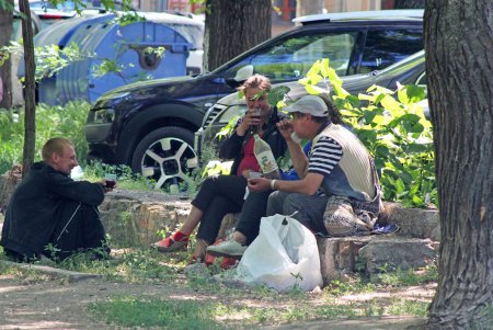 Старобазарный сквер: спустя столетие перемены продолжаются (фоторепортаж) 