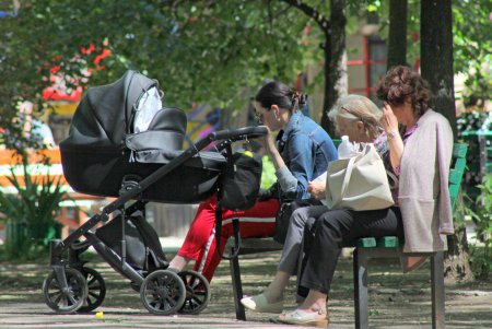 Старобазарный сквер: спустя столетие перемены продолжаются (фоторепортаж) 