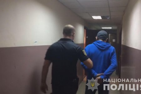 На поселке Котовского ограбили несовершеннолетнего, угрожая ножом (фото, видео)