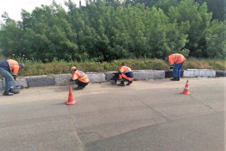 Одесские коммунальщики чистят ливневки с помощью современной техники (фото)
