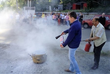 Сотрудников КП «Теплоснабжение города Одессы» учили проводить эвакуацию и тушить пожар (фото)