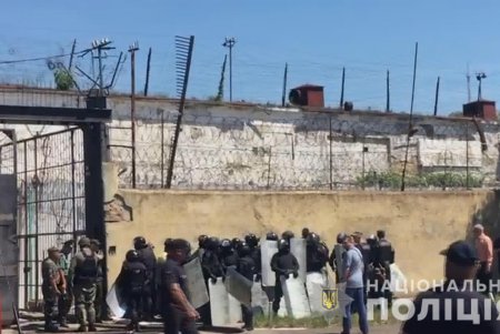 Полиция открыла уголовное производство по факту бунта в Одесской колонии (фото, видео)
