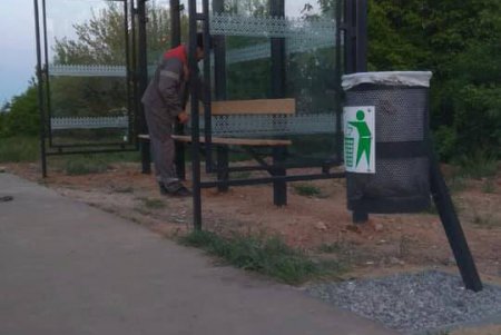 В пригороде Одессы установили современную остановку общественного транспорта (фото)