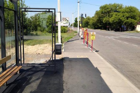 В пригороде Одессы установили современную остановку общественного транспорта (фото)