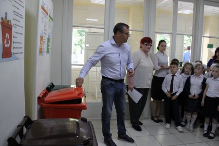 От теории к практике: в школах Малиновского района реализуется проект раздельного сбора мусора (фото)