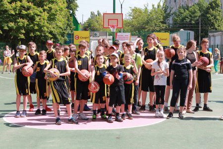 В Суворовском районе Одессы открыли новый спорткомплекс (фото)