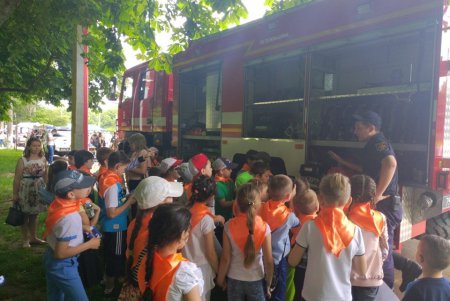 Одесские школьники смогли побывать в роли рабочих, спасателей и полицейских (фото)