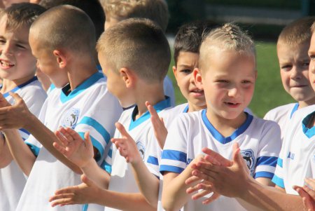 В парке Горького чествовали юных футболистов спортивной школы №11 (фото)