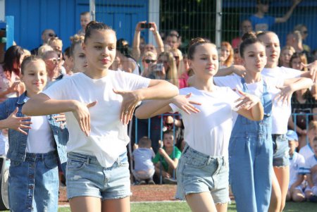 В парке Горького чествовали юных футболистов спортивной школы №11 (фото)
