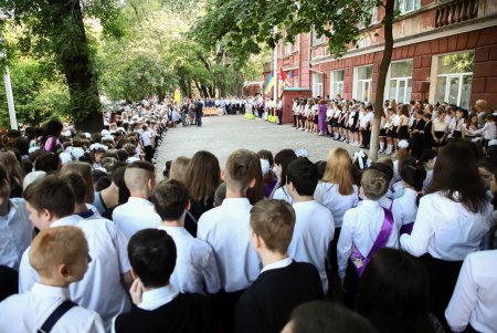 Одесский городской голова поздравил выпускников с окончанием школы (фото)