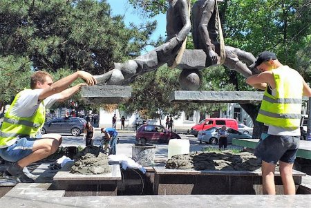 Ко Дню защиты детей запустят модернизированный фонтан «Петя и Гаврик» (фото)