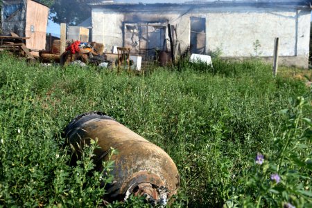 Масштабный пожар в Великом Дальнике тушили 25 спасателей (фото)