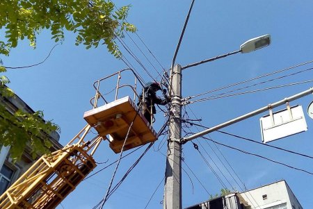 Коммунальщики восстановили более 12 тысяч метров кабельной линии (фото)