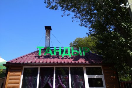 В Одессе демонтировали около 300 незаконных рекламных конструкций (фото)