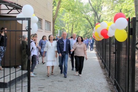 Открытие нового школьного стадиона на Черемушках (фоторепортаж)