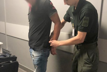 Преступника, разыскиваемого Интерполом, задержали в одесском аэропорту