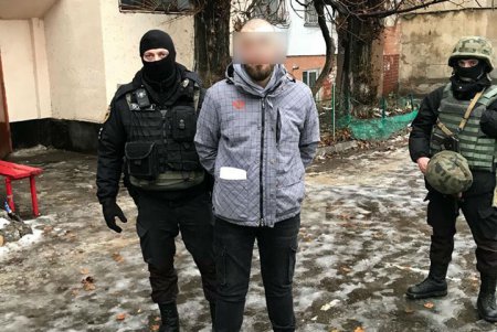 Преступная группировка грабила одесские школы 