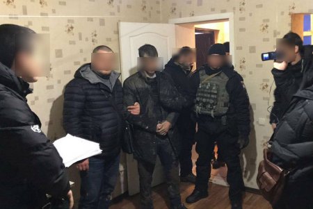 Преступная группировка грабила одесские школы 