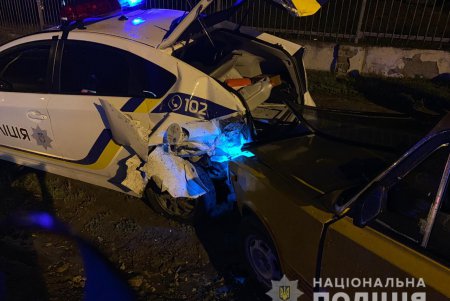 Пьяный водитель въехал в автомобиль патрульных под Одессой: полицейский в больнице (фото, обновлено)