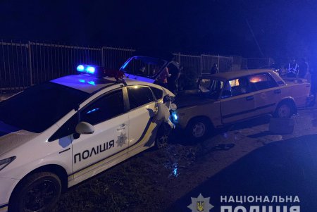 Пьяный водитель въехал в автомобиль патрульных под Одессой: полицейский в больнице (фото, обновлено)