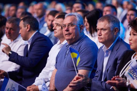 «Оппозиционный блок» представил первую десятку списка (фото)