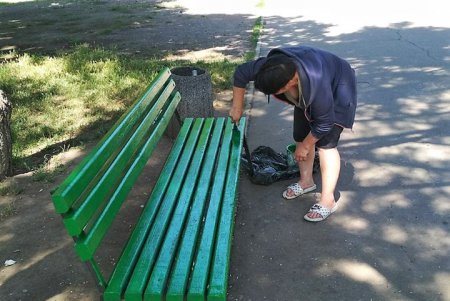Клумбы возле Оперного театра украсили более 3500 цветов (фото)
