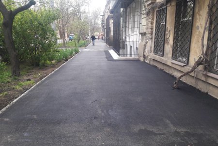 В Одессе капитально ремонтируют тротуары (фото)