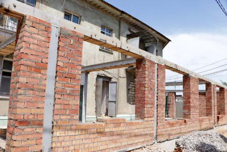 В Малиновском районе обустраивают новую семейную амбулаторию (фото)