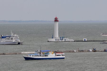 Причалы Одесского морвокзала загружены на 100 % (фото)