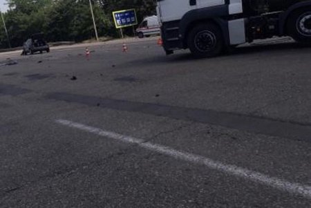 ДТП на Киевской трассе: автомобиль перевернулся, водителя госпитализировали (фото)