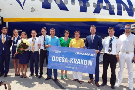 Лоукостер Ryanair выполнил первый рейс из Кракова в Одессу (фото, видео)