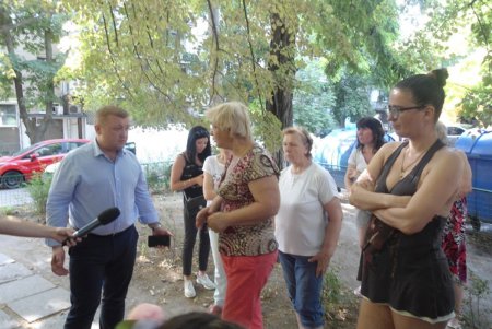 Жильцы дома на Академика Глушко борются против незаконной врезки магазина в их электросети (фото)