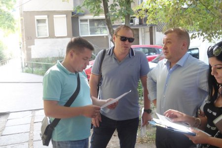 Жильцы дома на Академика Глушко борются против незаконной врезки магазина в их электросети (фото)